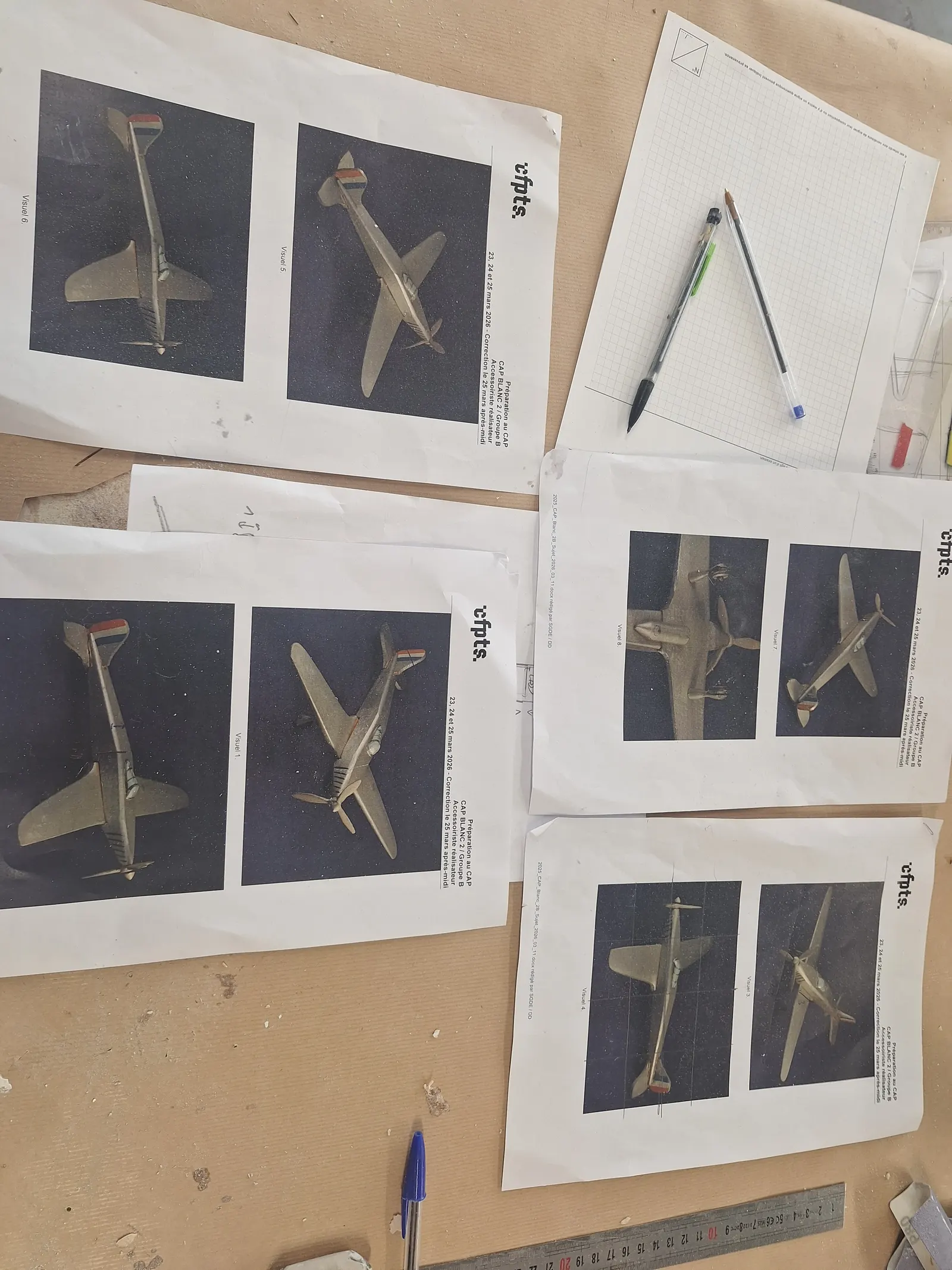 Avion techniques mixtes - métal argenté — vue 2