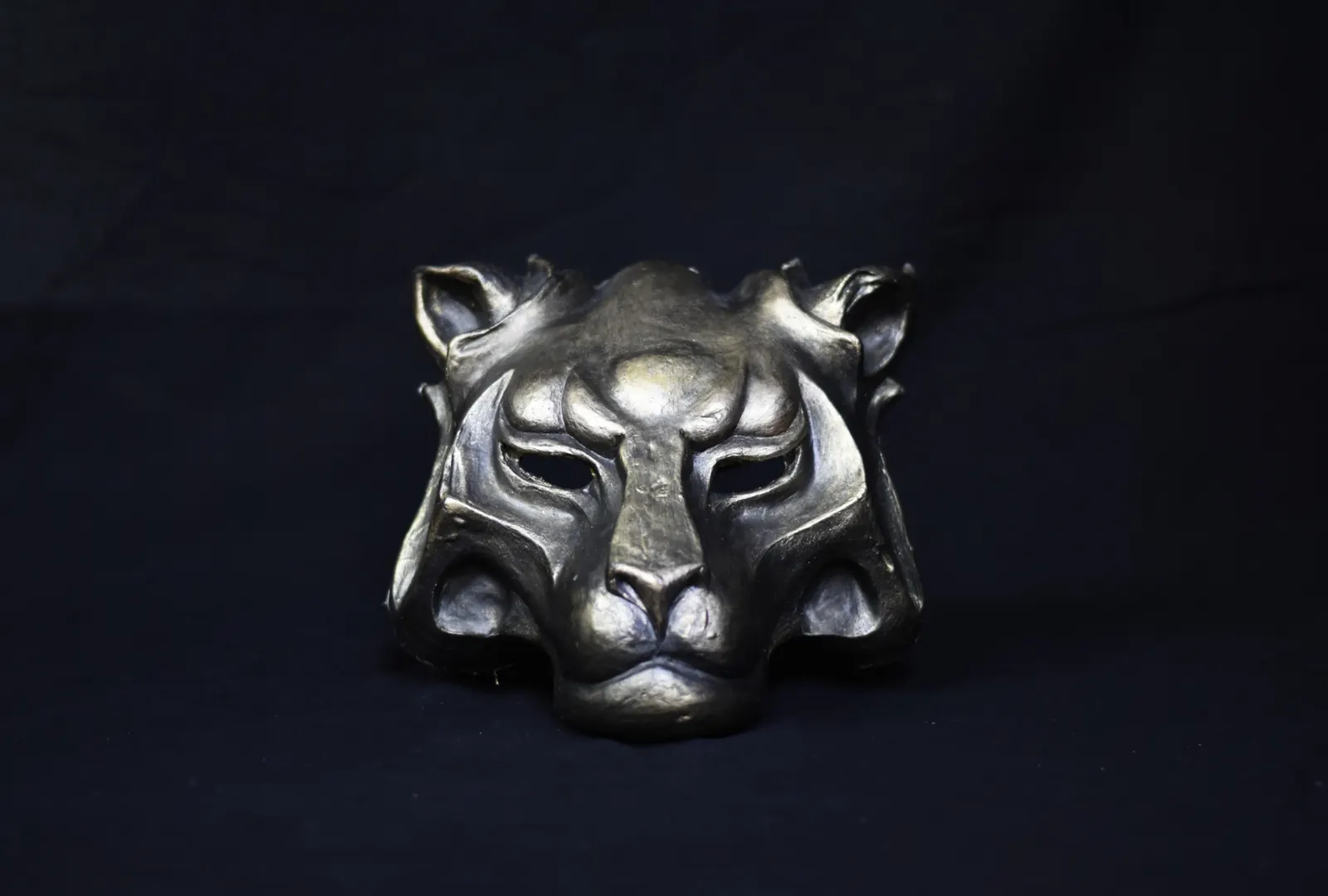 Masque de lionne en latex - bronze