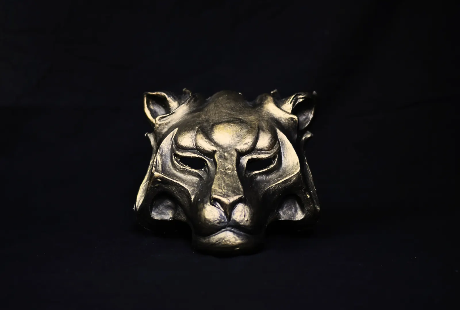 Masque de lionne en latex - bronze