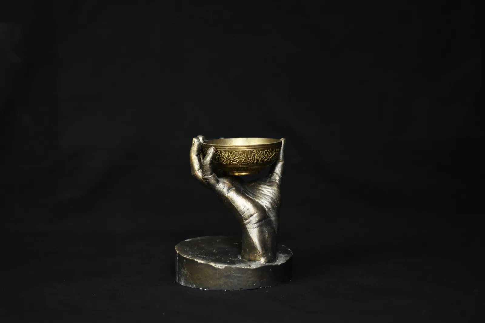 Main plâtre - bronze