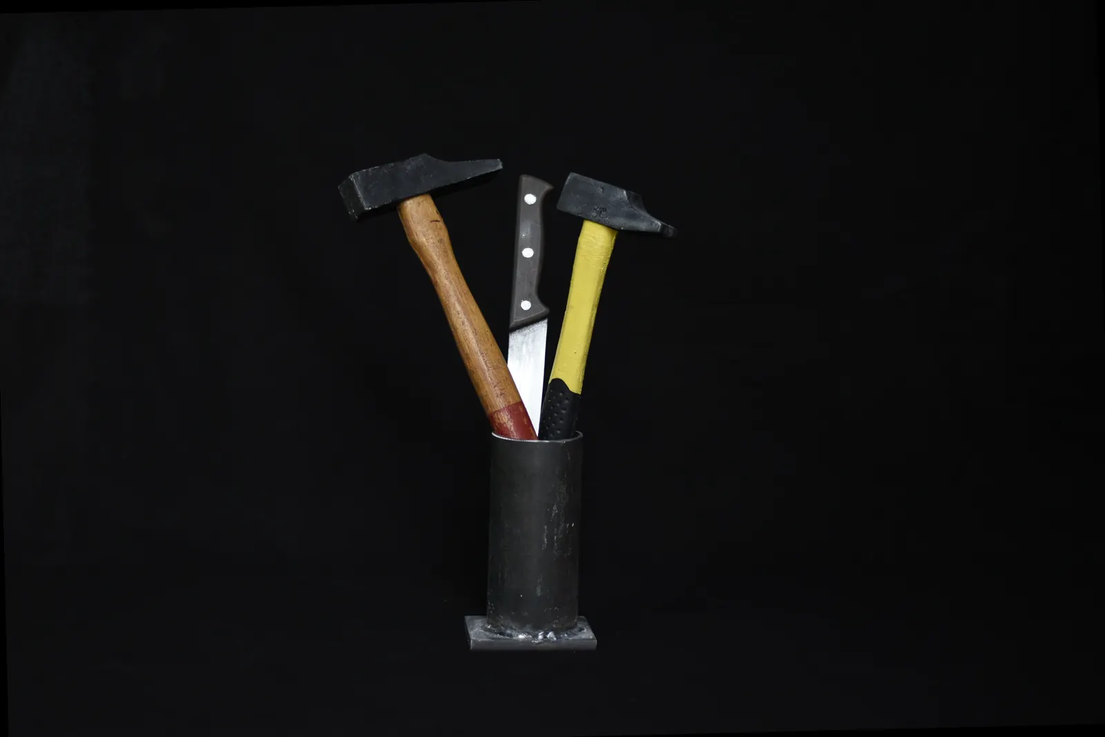 Marteaux et couteau mousse polyuréthane et techniques mixtes